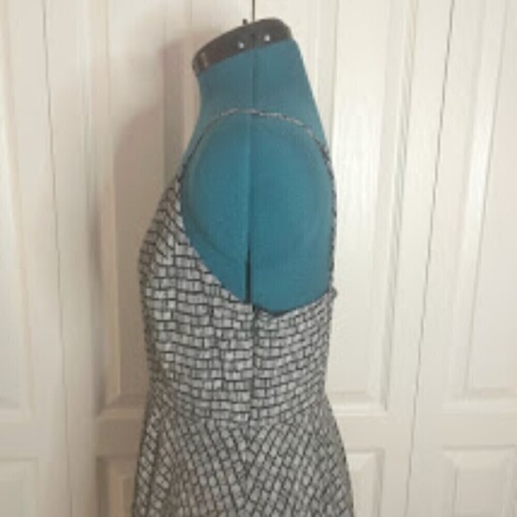 Old Navy Casual Lightweight Smocked Pleated Unlined Printed Fit & Flare Dress - Picture 6 of 13